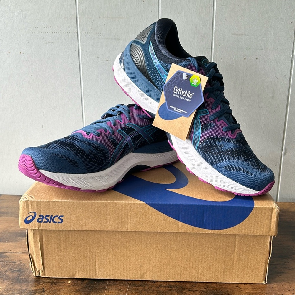 NWT Women’s ASICS Gel-Nimbus 23 Sneakers